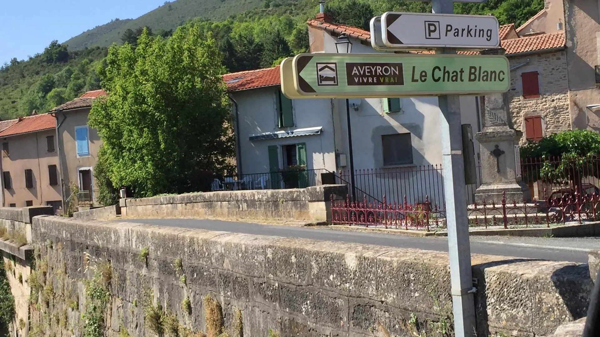 *** Frühstückspension Le Chat Blanc Versols-et-Lapeyre Frankreich